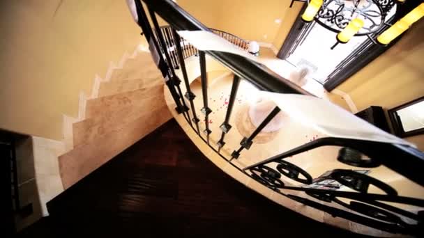 Vue aérienne Entrée de la maison en marbre de mariée
 - Séquence, vidéo
