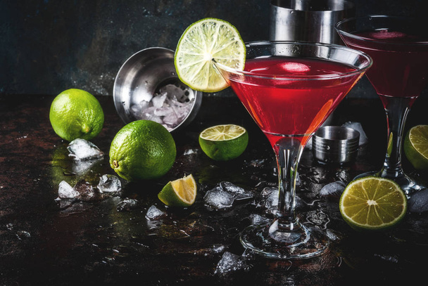 Red cosmopolitan cocktail with lime - Fotó, kép