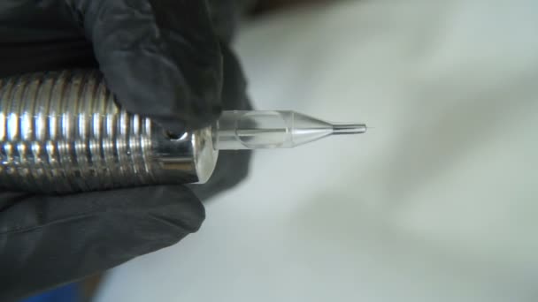slow movement of the machines tattoo needle. close-up. macro. - Footage, Video