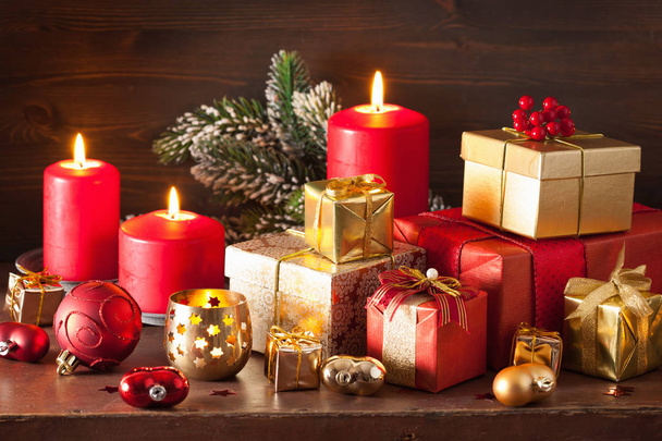 Weihnachtsgeschenkbox und Dekorationslicht - Foto, Bild
