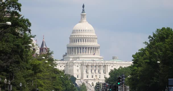 Lang houdende schot van Capitol Dome op Capitol Hill - Video