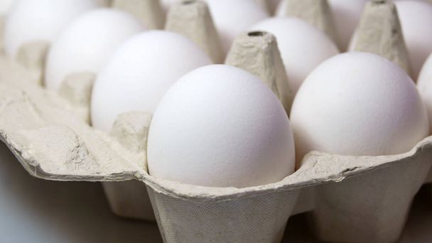 Huevos de pollo crudos frescos
 - Foto, imagen
