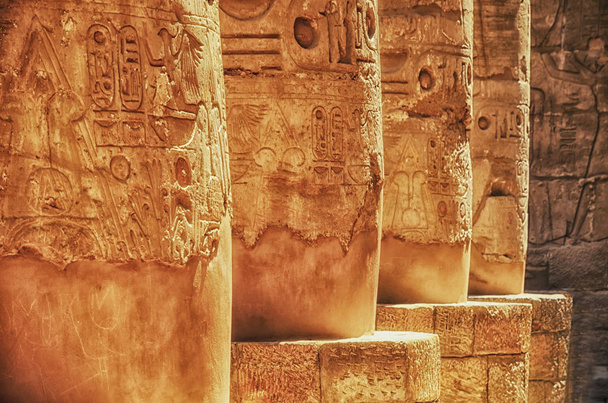 Nagy Hypostyle Hall, a Luxor templomok (ókori Théba). Oszlopok luxori templom, Luxor, Egyiptom - Fotó, kép