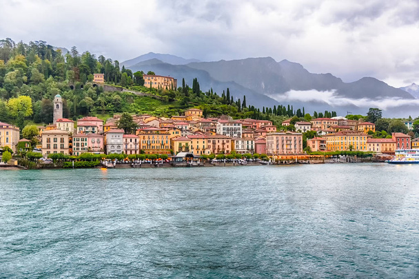 Перегляд Белладжо waterfront на озері Комо, Італія - Фото, зображення