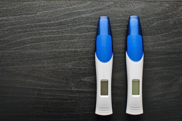 samostatný černý těhotenský test - Fotografie, Obrázek