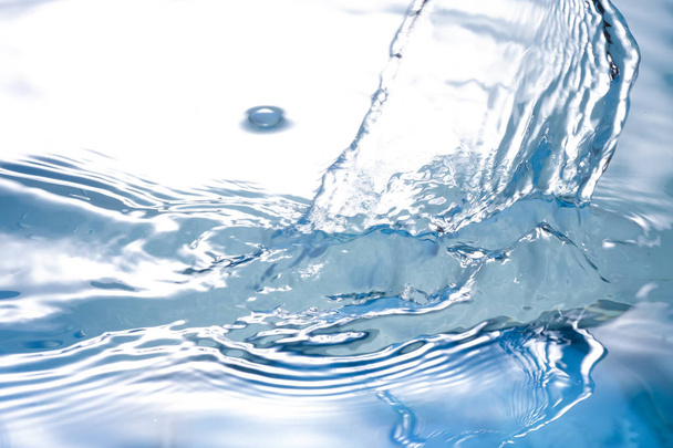Czystej wody rozchlapać streszczenie tło z bliska - Zdjęcie, obraz