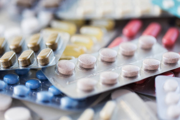 different pills and capsules of drugs - Φωτογραφία, εικόνα