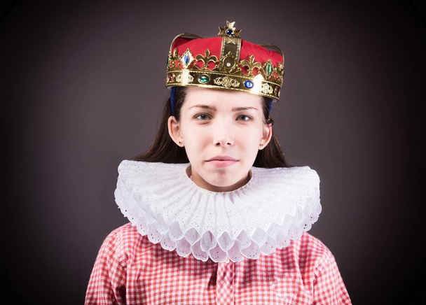 Portrait of the crowned girl. - Foto, Imagem