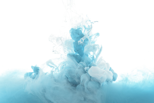 beyaz izole mavi boya sıçramalarına karıştırılması - Fotoğraf, Görsel