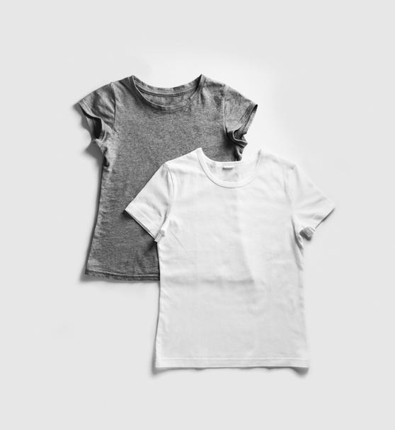 Witte en grijze t-shirts - Foto, afbeelding