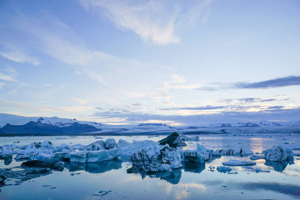 手配、アイスランドの氷の風景 - 写真・画像