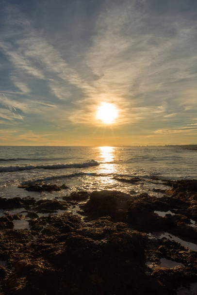 De kust van Oropesa del Mar bij een zonsopgang - Foto, afbeelding
