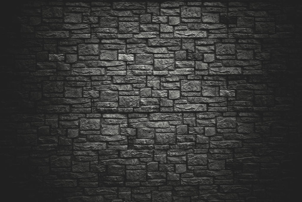 El poderoso muro de piedras. Decoración exterior en estilo retro
 - Foto, imagen