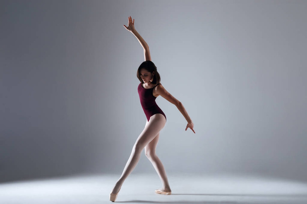 Ballerina dancing in the darkness - Valokuva, kuva