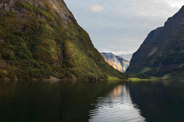 Scenic landscapes of the Norwegian fjords. - Foto, Bild