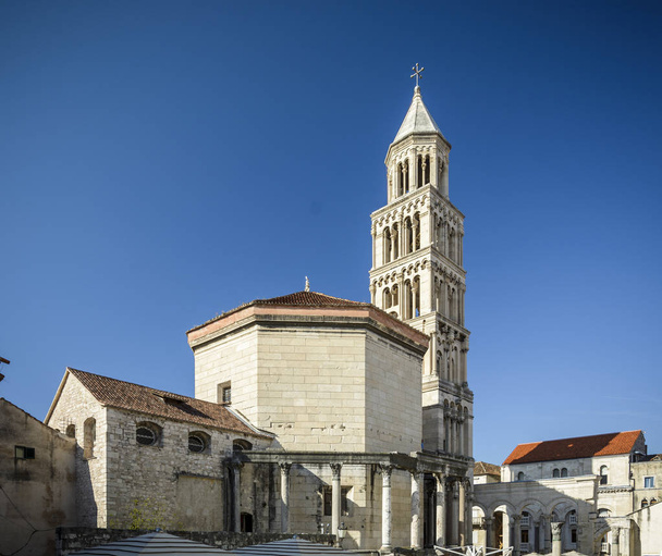 Szent Doninius-katedrális - Fotó, kép