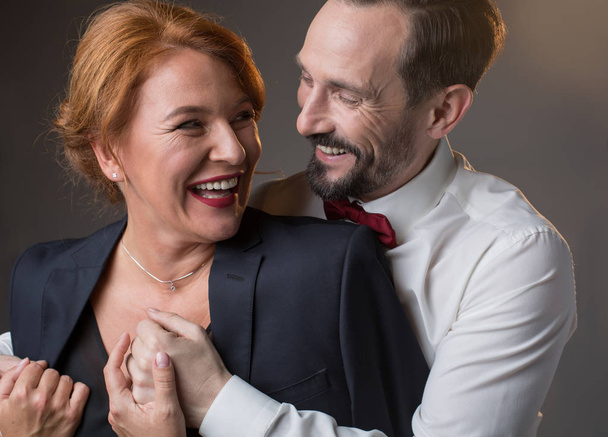 Happy man embracing woman with love - Fotoğraf, Görsel