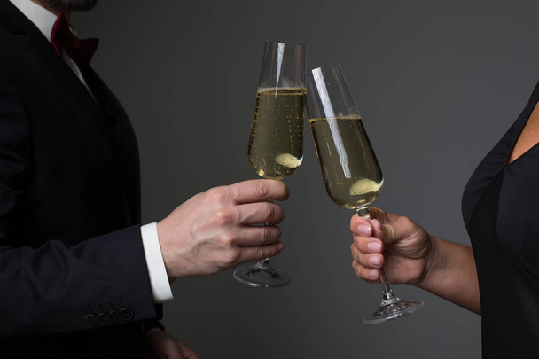 Man and woman drinking alcohol beverage on celebration - Zdjęcie, obraz