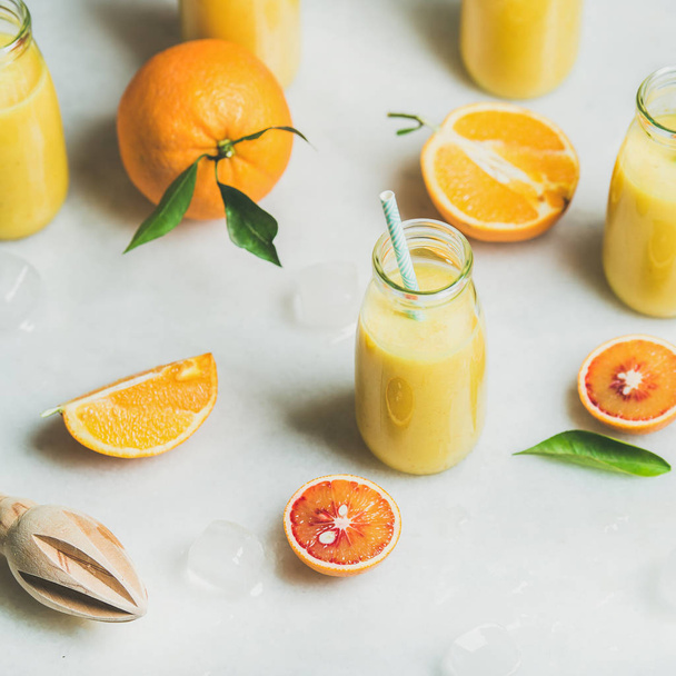 Healthy yellow smoothie  - Foto, immagini