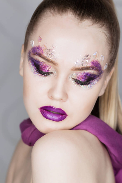Beauty Makeup. Purple Make-up and Colorful Bright Nails. Beautiful Girl Close-up Portrait - Φωτογραφία, εικόνα