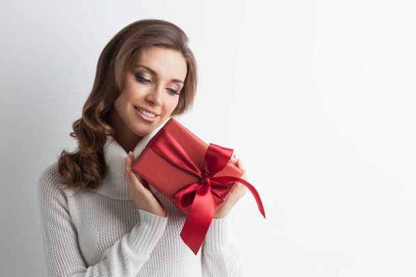 Woman with decorated gift box - Фото, зображення