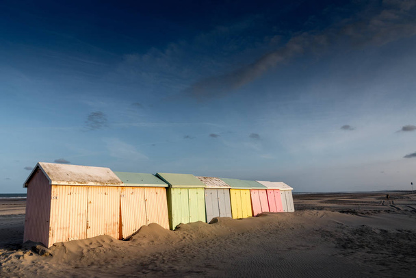 Cabanes de plage colorées
 - Photo, image