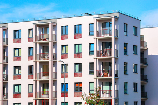 Λεπτομέρειες για το νέο διαμέρισμα οικιστικών σπίτια με τα μπαλκόνια - Φωτογραφία, εικόνα