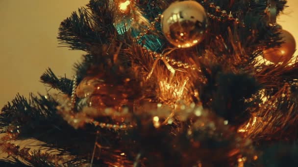 Juguete de Navidad en el árbol de Navidad - Imágenes, Vídeo