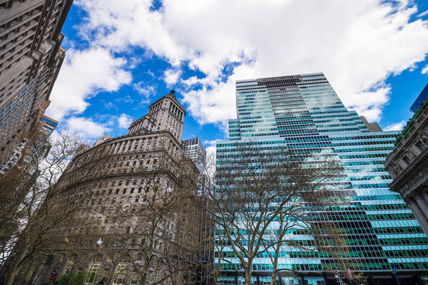 Знизу вгору зору або хмарочосів у Нью-Йорка Манхеттен - Фото, зображення