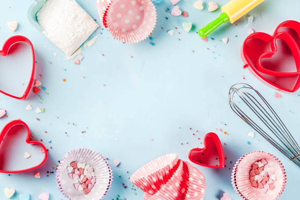 Концепция сладкой выпечки на День Святого Валентина
 - Фото, изображение