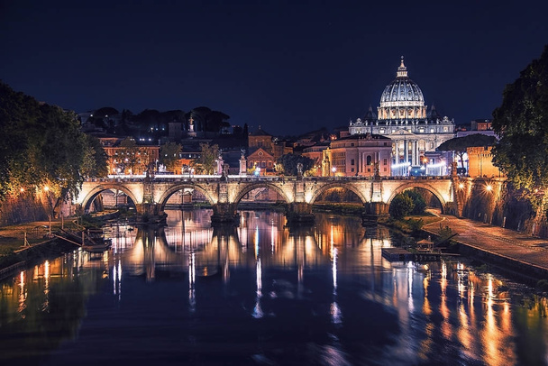 St Peter's basilica in Rome - Zdjęcie, obraz