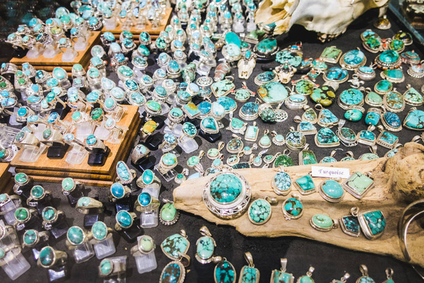 Montreal, Canada - November 29, 2017: Gemstones and Semi Precious Stones Display in Pierre d'Ailleurs Shop on St-Denis Street in Montreal. - Foto, Imagen