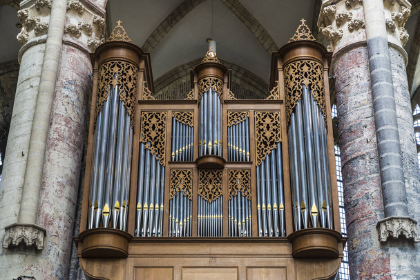Орган Saint Миколаївський Храм в Генті, Бельгія - Фото, зображення