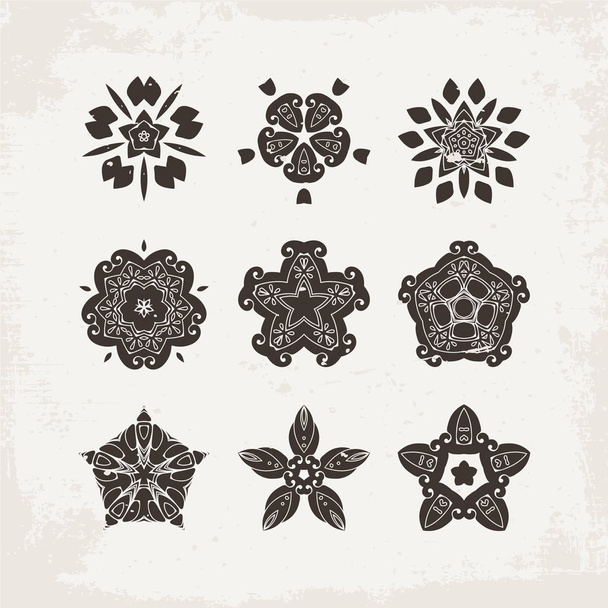Set of ornate vector mandala symbols. Mehndi lace tattoo. Oriental weave.  - Vetor, Imagem