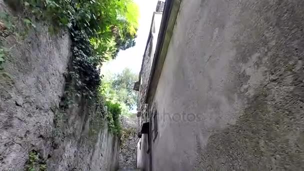 enge alte italienische Straße - Filmmaterial, Video