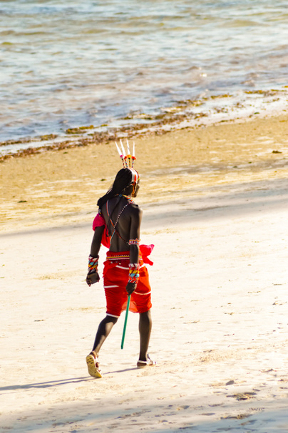 Masai σε παραδοσιακά ρούχα σε Bamburi beach στη Μομπάσα Κένυα - Φωτογραφία, εικόνα