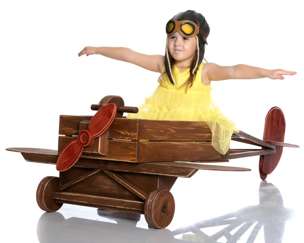 Mała dziewczynka w czapce pilota - Zdjęcie, obraz