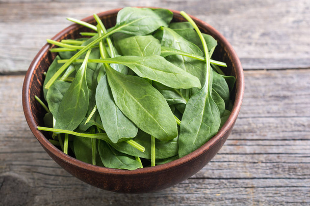 fresh green baby spinach - Foto, Bild