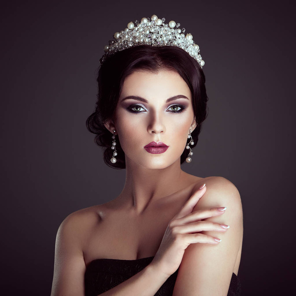 Fashion portrait of beautiful woman with tiara on head - Zdjęcie, obraz