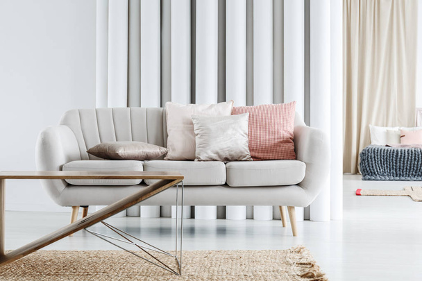 Grey couch and table - Φωτογραφία, εικόνα