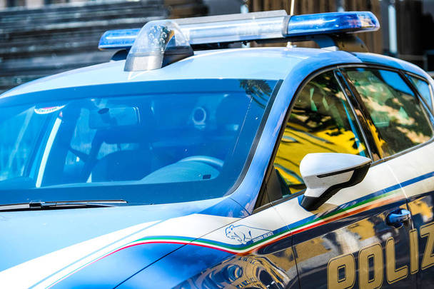 Мантуї (Італія)-31 липня 2017 року: Зображення поліцейську машину в Мантуї - Фото, зображення