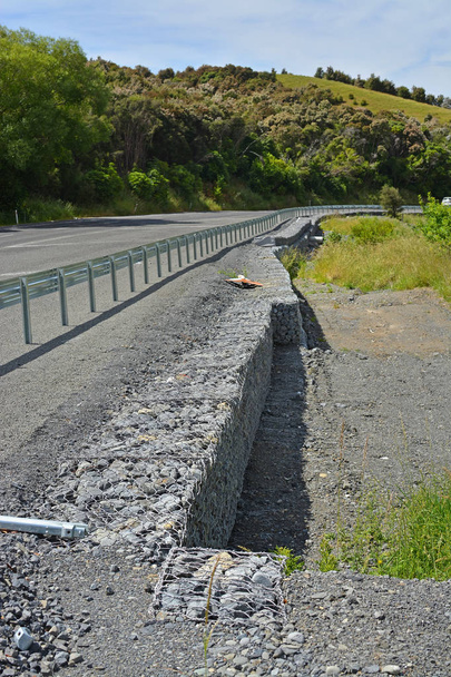 Kaikoura Earthquake Damage at Top of Hunderlees Before & After - Photo, Image