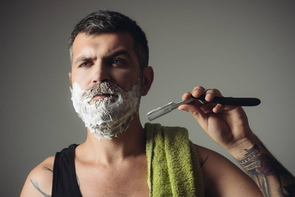 Haircut of bearded man, archaism. - Фото, изображение