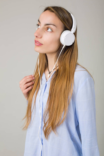 woman listen music - Foto, imagen