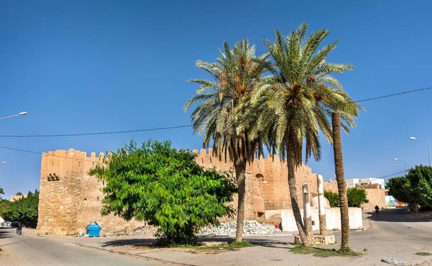 Rakennukset Tozeurin vanhassa kaupungissa, Tunisiassa
 - Valokuva, kuva