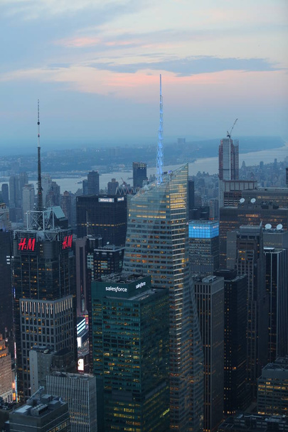 Skyscrapercity in the evening. America, New York City - May 13, 2017 - Foto, Bild