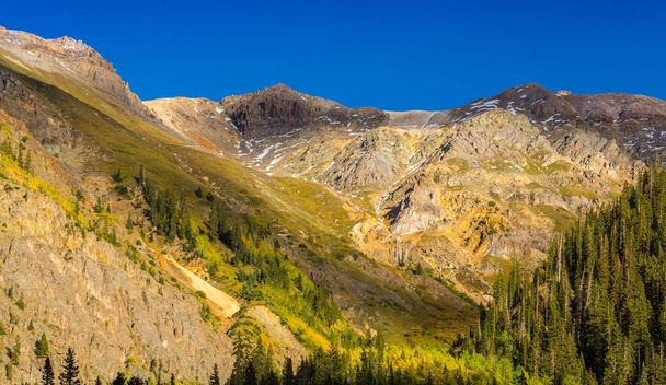 Beautiful autumn scenery in Telluride, Colorado, on a bright, sunny, day - Foto, immagini
