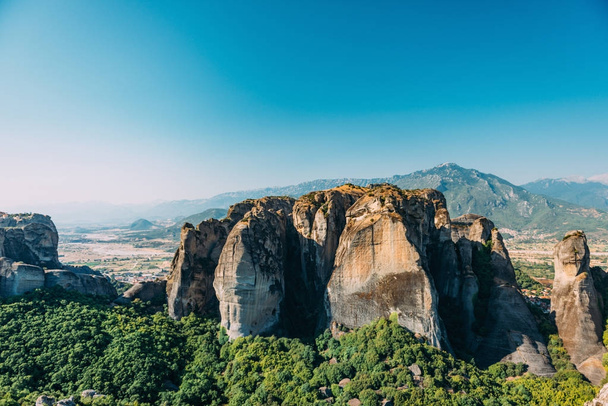 メテオラの岩、ギリシャの空撮 - 写真・画像