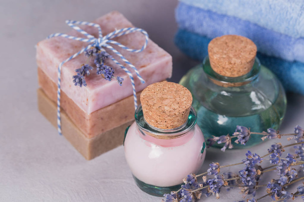 Natural cosmetic oil, cream and natural handmade soap with laven - Φωτογραφία, εικόνα