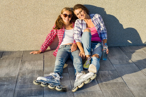 People, motherhood, family, summer. - Happy mother and daughter teen talking outdoors - Fotografie, Obrázek